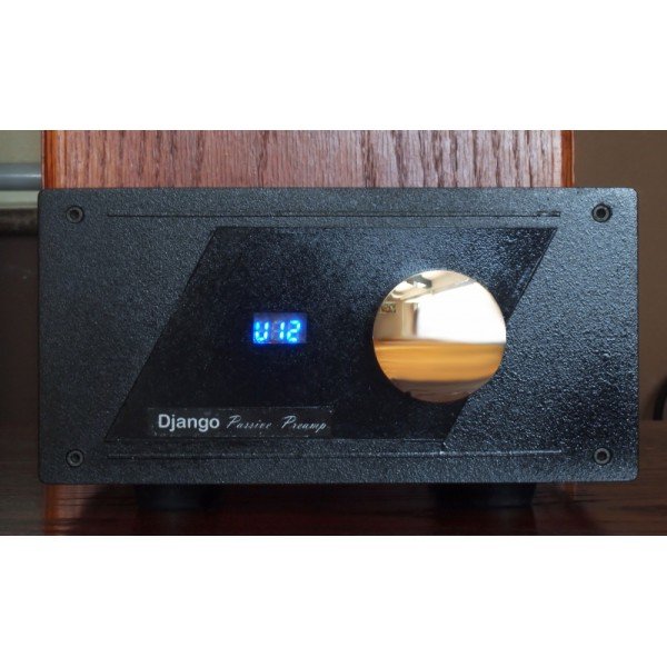 Django-Remote-2-front-600x600